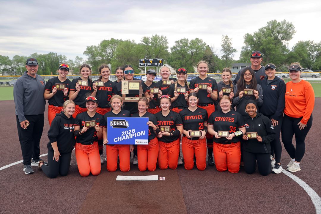 Williston defeats Dickinson, 8-7